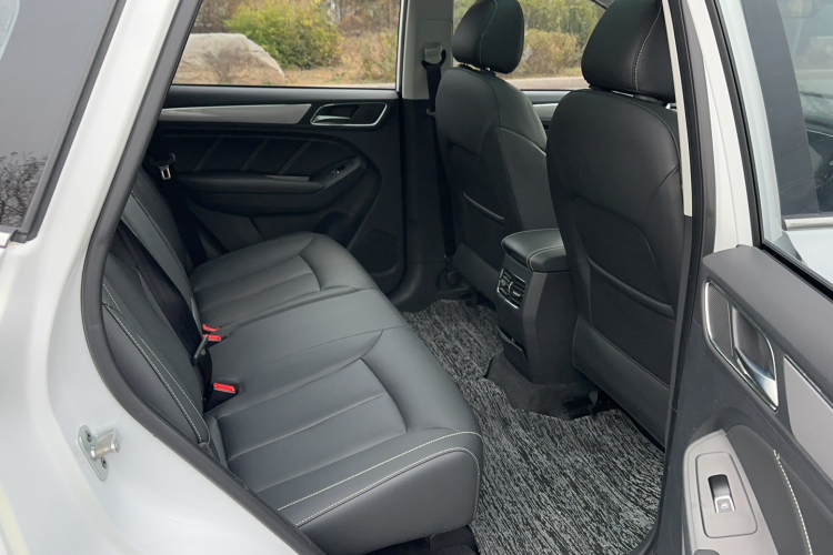 荣威RX5 2020款 20T 自动Ali智联网超越智臻版中控内饰7003