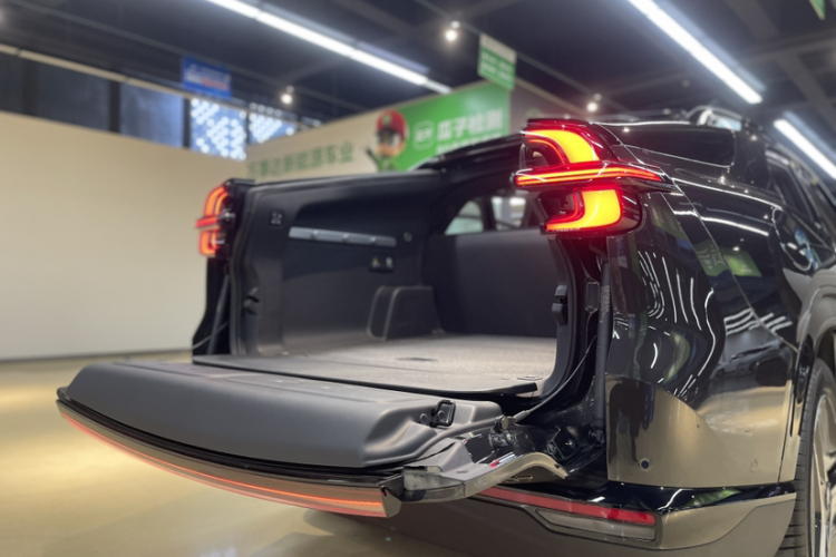 长安启源E07 2025款 增程 四驱 39kWh Ultra高性能版车身外观6012