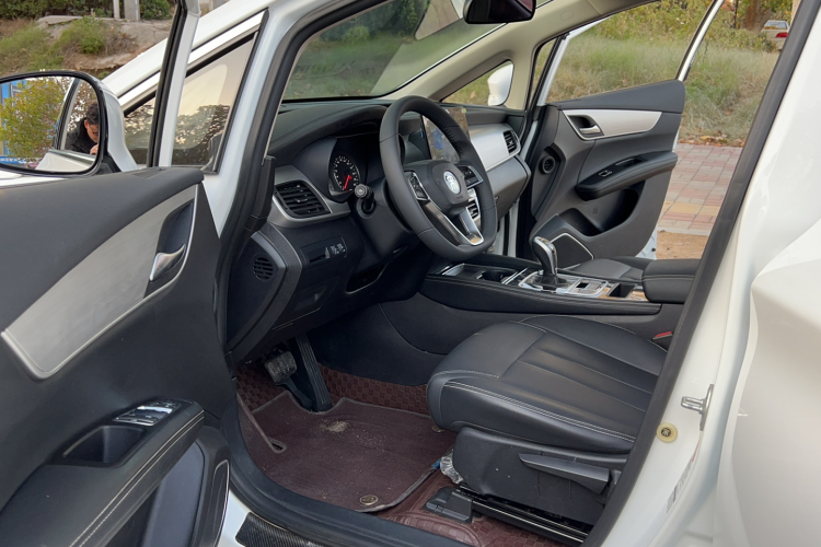 比亚迪 宋MAX 2021款 升级版 1.5T 自动豪华型 6座中控内饰7002