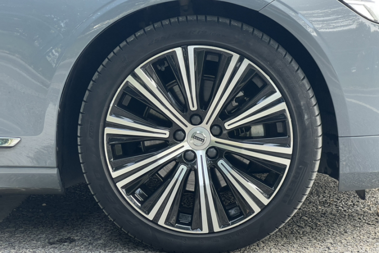 沃尔沃S90 2023款 B5 智远豪华版车身外观6009