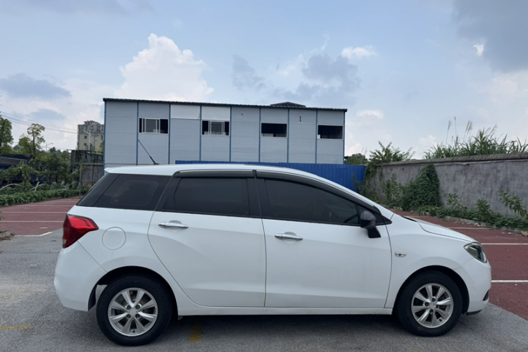 雪佛兰 乐风RV 2016款 1.5L 自动畅行版车身外观6002