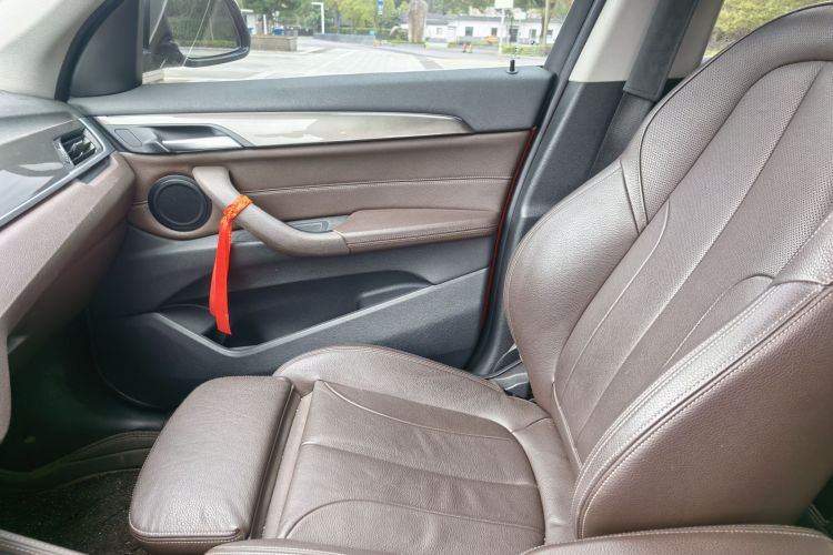 宝马X1 2019款 sDrive18Li 尊享型中控内饰7008