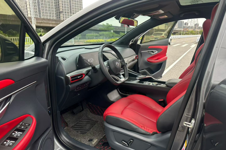 长安UNI-T 2020款 1.5T 尊贵型中控内饰7002