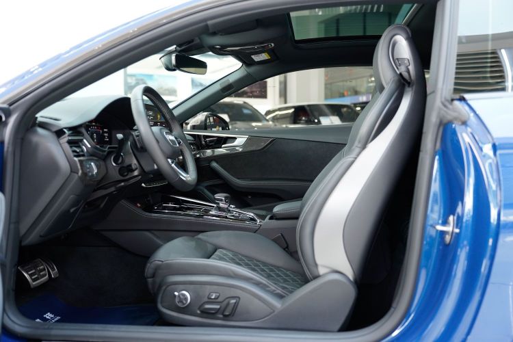 奥迪S5 2023款 S5 3.0T Coupe中控内饰7001