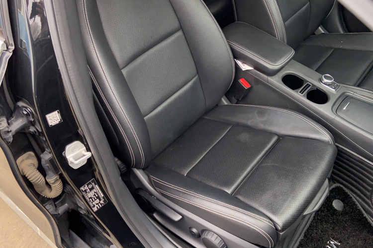 奔驰GLA 2016款 GLA 200 时尚型局部细节41