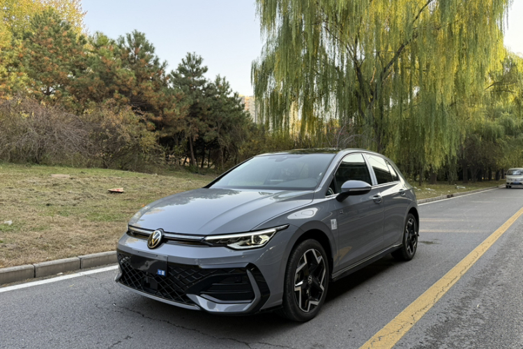 大众 高尔夫 2025款 改款二 300TSI R-Line车身外观1