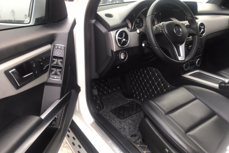 奔驰GLK级 2013款 改款 GLK 300 4MATIC 时尚型中控内饰7008