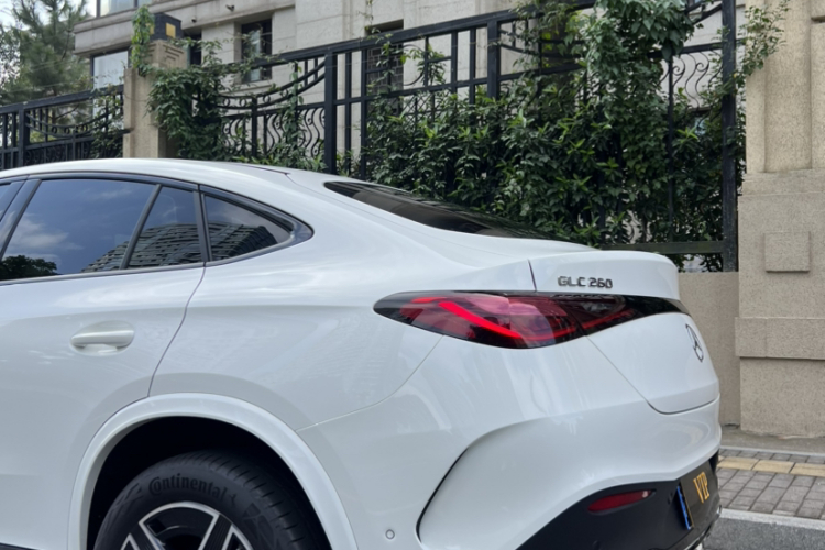 奔驰GLC轿跑 2024款 GLC 260 4MATIC 轿跑SUV车身外观6001