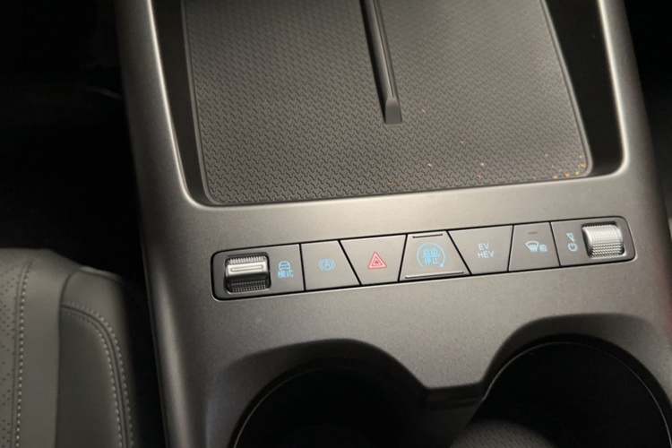 比亚迪 秦PLUS 2025款 DM-i 智驾版 128KM进取型中控内饰7004