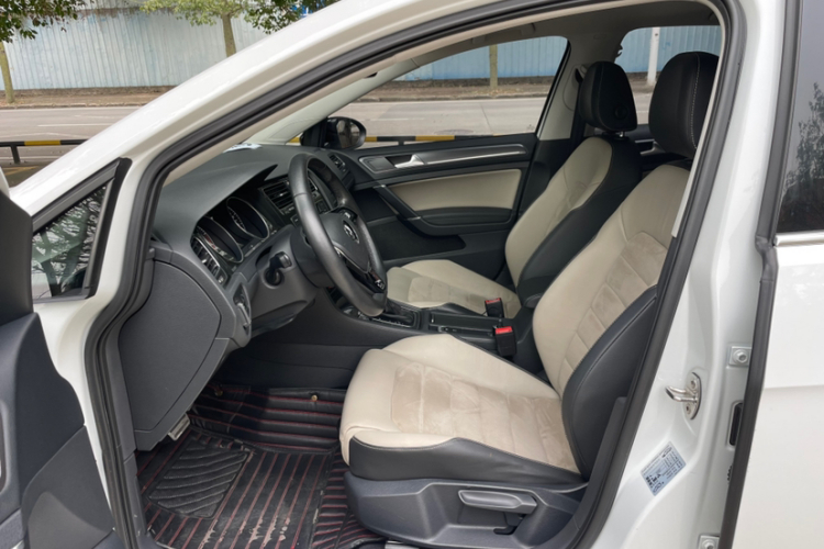 大众 高尔夫 2017款 230TSI 自动豪华百万辆纪念版中控内饰7003