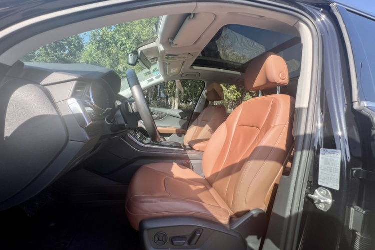 奥迪Q7 2020款 55 TFSI quattro S line运动型中控内饰7002