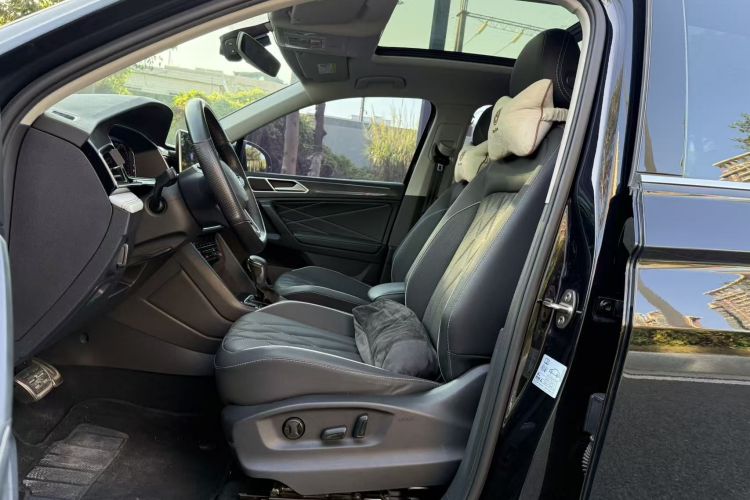 大众 途观L 2022款 330TSI 自动两驱R-Line越享版中控内饰7002