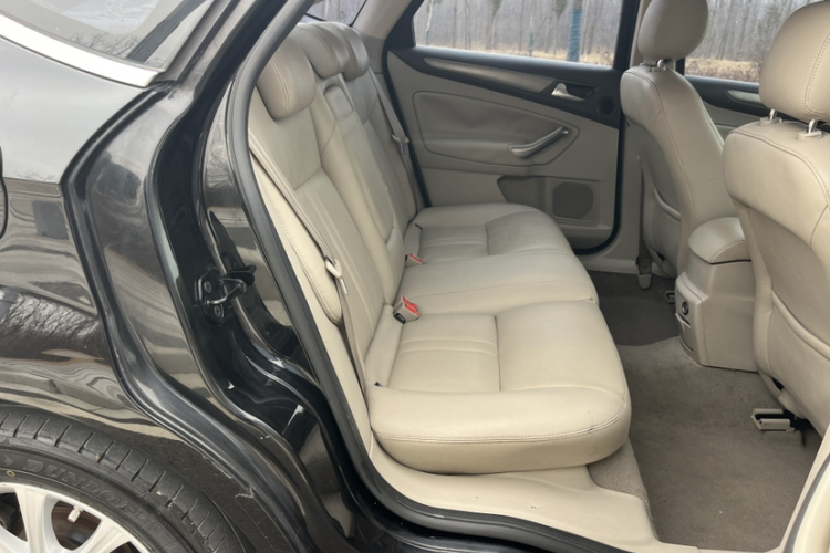 福特 蒙迪欧-致胜 2011款 2.3L 时尚型中控内饰7007