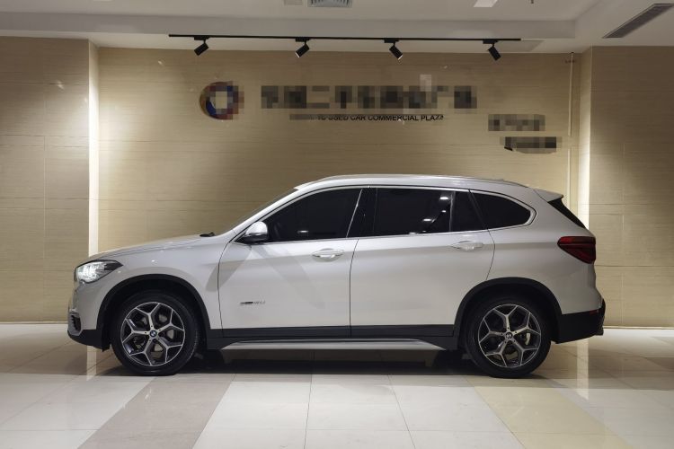 宝马X1 2018款 sDrive18Li 尊享型车身外观6009