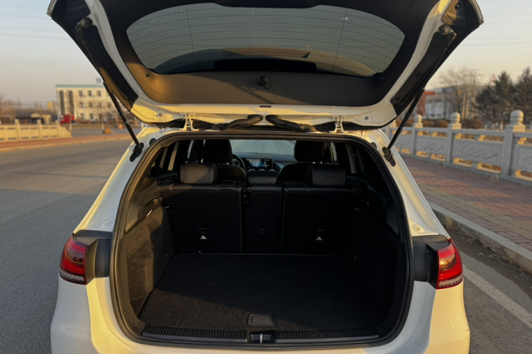 奔驰B级 2020款 B 200 动感型局部细节23
