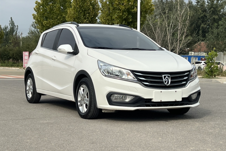 宝骏310 2016款 1.2L 手动豪华型车身外观6007