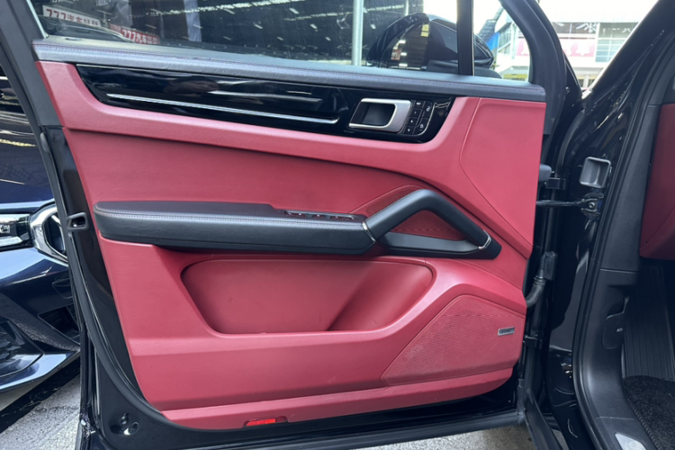 保时捷 Cayenne新能源 2021款 Cayenne E-Hybrid 2.0T中控内饰7007