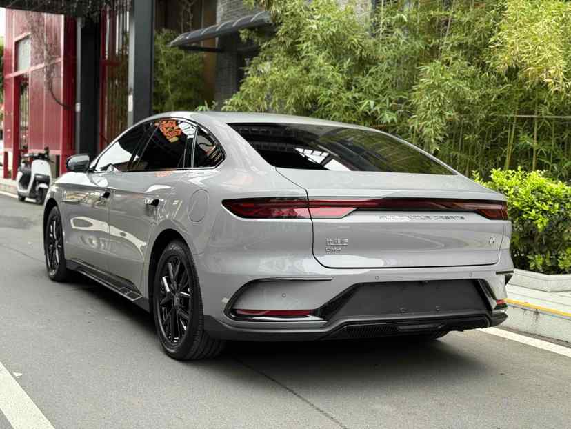 比亚迪 汉 2025款 DM-i 125KM精英型(4)