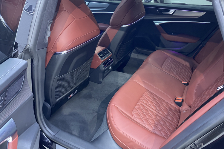 奥迪A7L 2024款 45 TFSI quattro S-line 黑武士版中控内饰7007