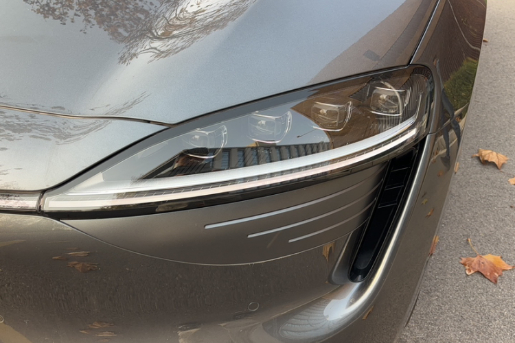 鸿蒙智行 智界R7 2025款 增程 331km Ultra局部细节36