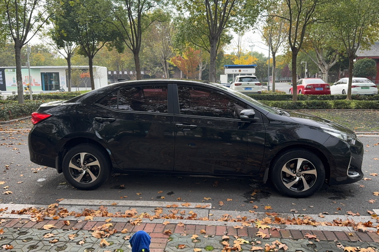 丰田 雷凌 2017款 改款 185T CVT精英版 国V车身外观6002