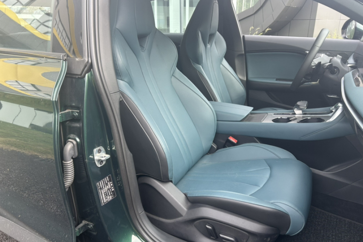 名爵 MG7 2023款 2.0T 自动Trophy+激擎耀世版中控内饰7002