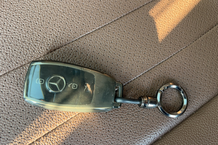 奔驰E级 2020款 改款 E 300 L 时尚型中控内饰7004