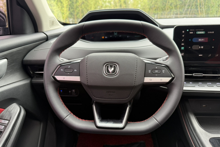 长安CS55PLUS 2022款 第二代 1.5T DCT豪华型中控内饰7001