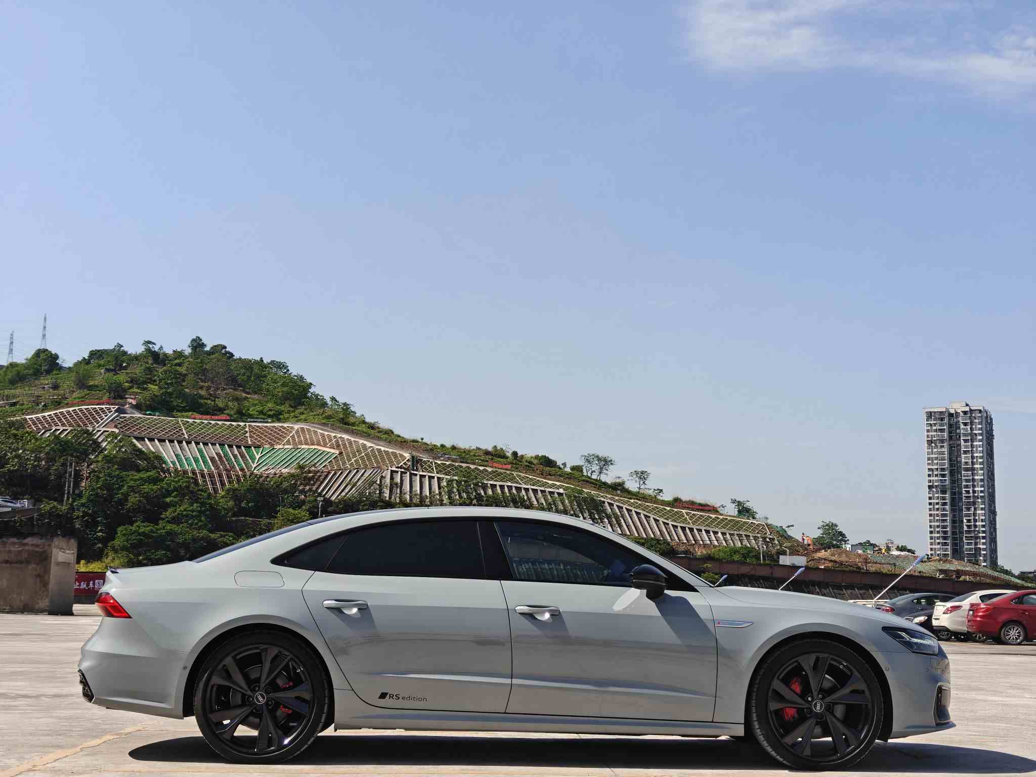 奥迪A7L 2024款 45 TFSI quattro RS 套件竞速版(5)