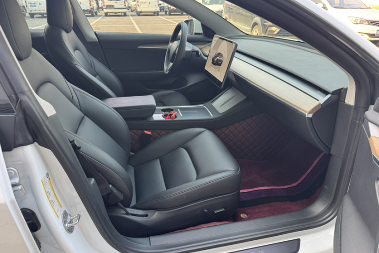 特斯拉 Model 3 2022款 后轮驱动版中控内饰7002