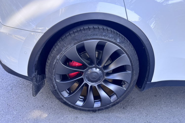 特斯拉 Model Y 2022款 Performance高性能全轮驱动版车身外观6007