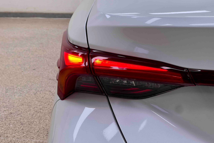 丰田 亚洲龙 2019款 双擎 2.5L XLE尊贵版 国VI车身外观6007