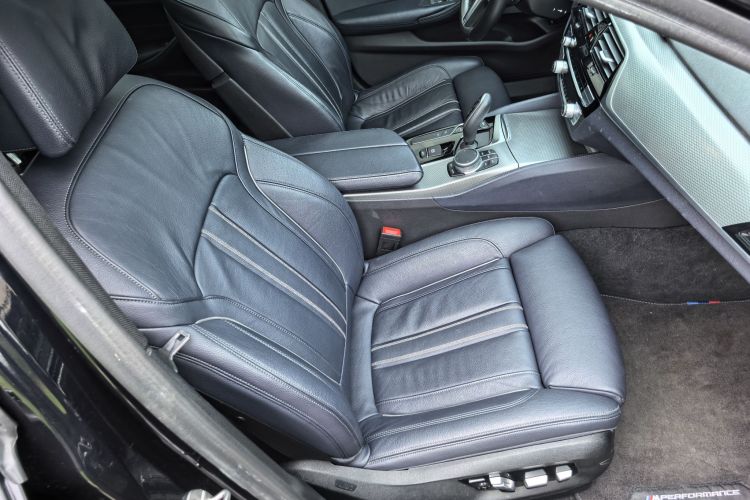 宝马5系(进口) 2020款 530i 风尚版 M运动套装中控内饰7011