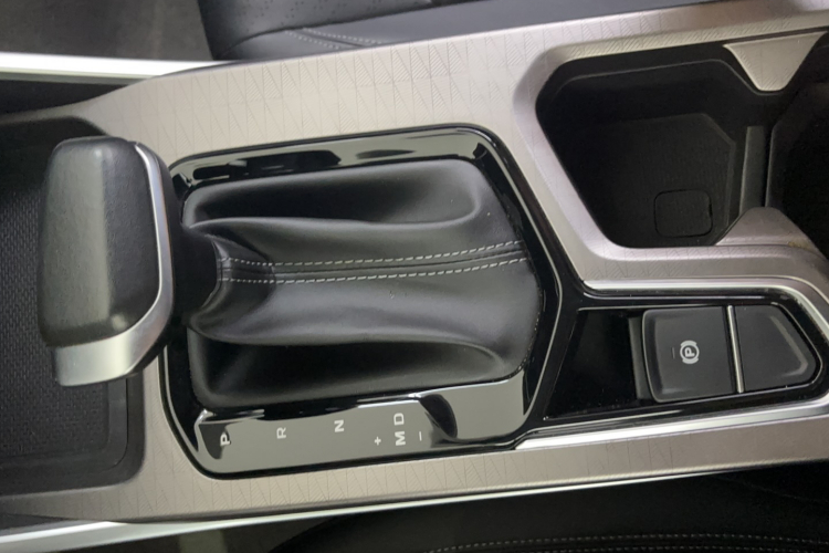 吉利汽车 帝豪 2022款 第4代 1.5L CVT精英型中控内饰7004