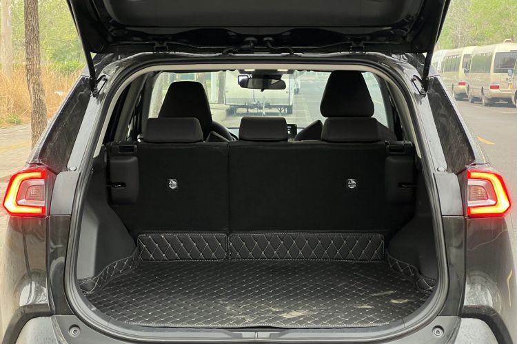 丰田 威兰达 2024款 2.0L CVT两驱领先版局部细节23