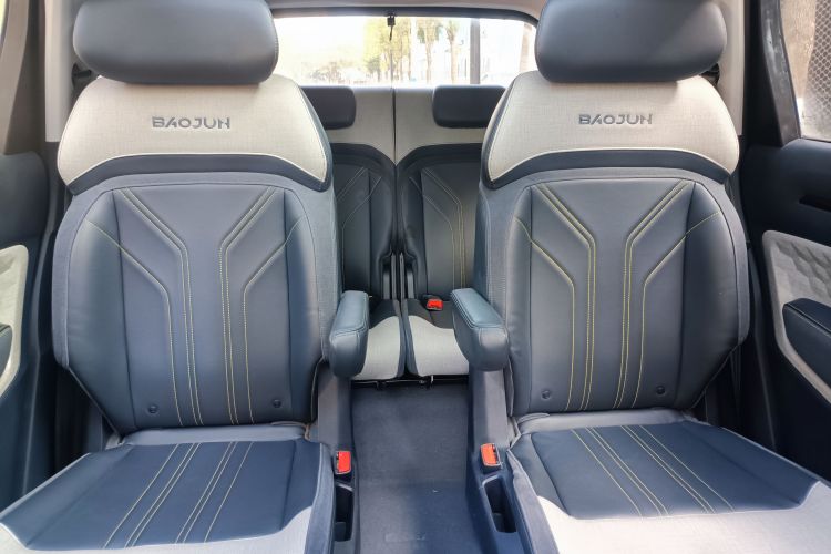 宝骏RM-5 2019款 1.5T CVT 24小时在线尊贵型 6座中控内饰7003