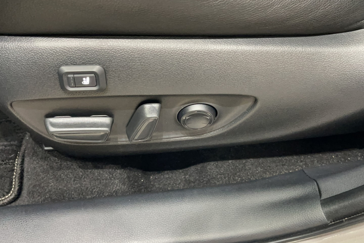 丰田 RAV4荣放 2020款 2.0L CVT两驱风尚版局部细节9002