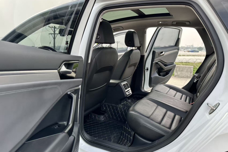 大众 速腾 2021款 200TSI DSG舒适智联版中控内饰7009