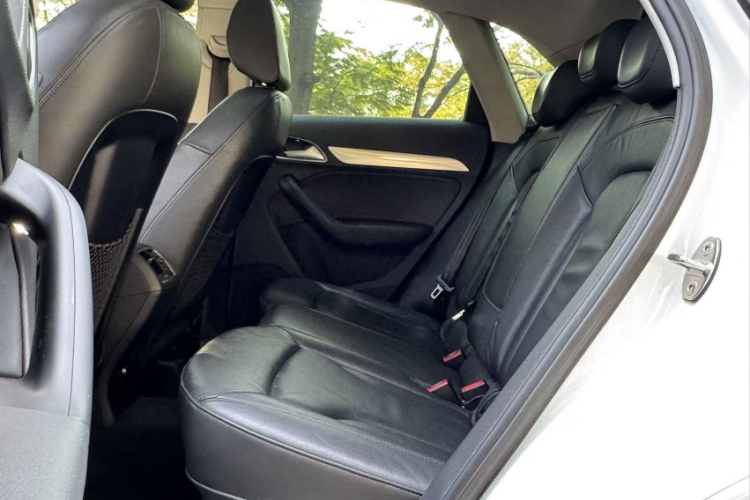 奥迪Q3 2015款 35 TFSI quattro 技术型中控内饰7002