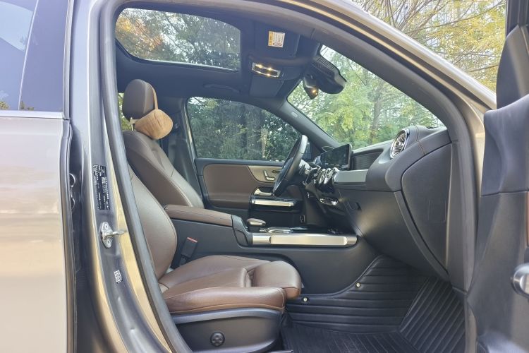 奔驰GLB 2020款 GLB 200 时尚型中控内饰7009