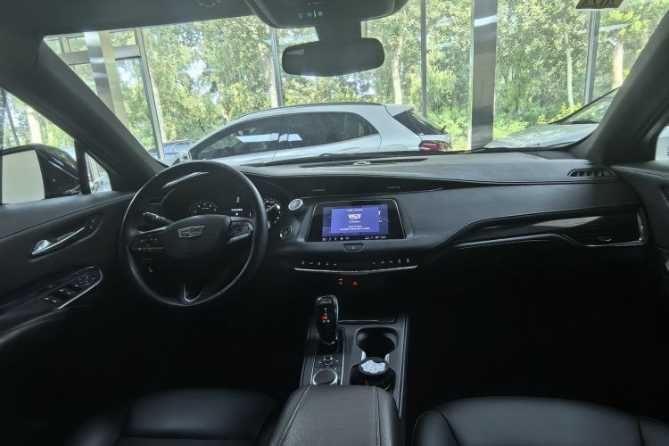 凯迪拉克XT4 2021款 28T 两驱技术型中控内饰7001