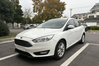 福特 福克斯 2018款 三厢经典 EcoBoost 125 自动超能风尚型智行版