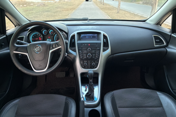 别克 英朗 2013款 XT 1.6L 自动时尚版局部细节18