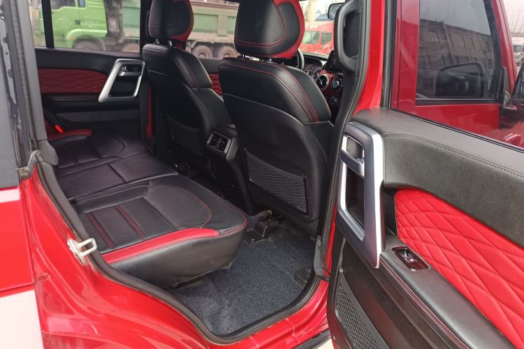 北京越野 北京BJ40 2018款 PLUS 2.3T 自动四驱旗舰版 国V中控内饰7006