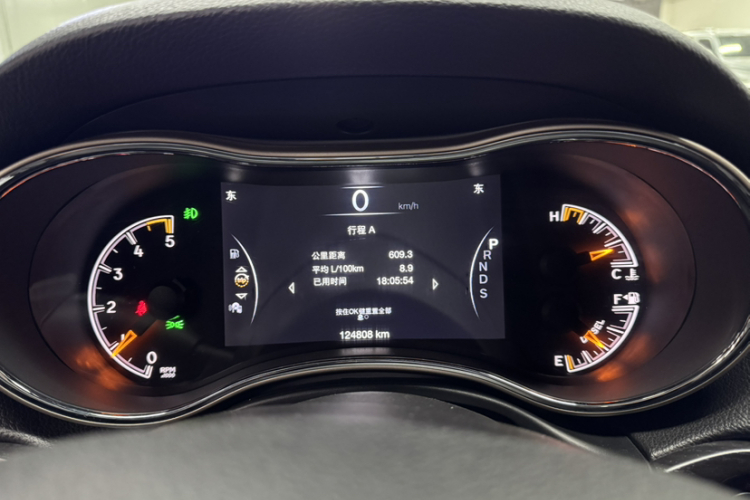 Jeep 大切诺基(进口) 2014款 3.0TD 柴油 舒享导航版中控内饰15