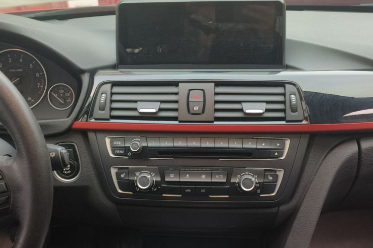 宝马3系 2015款 316i 运动设计套装局部细节16