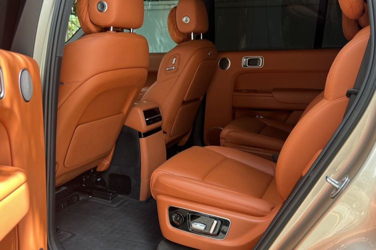 理想汽车 理想L9 2022款 Max中控内饰7004