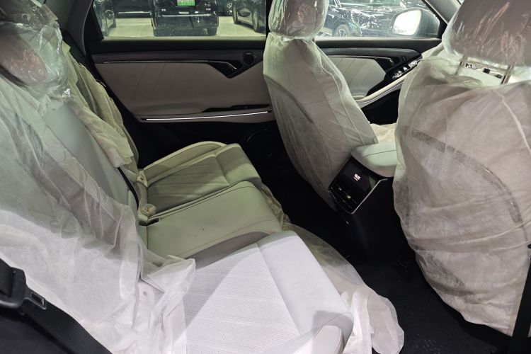 岚图汽车 岚图FREE 2025款 318 259km 四驱探索版中控内饰7010