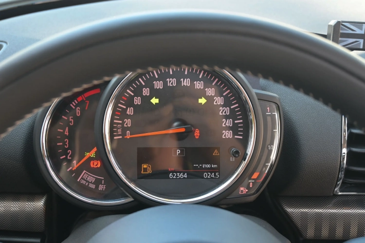 MINI Clubman 2018款 2.0T COOPER S 艺术家中控内饰15