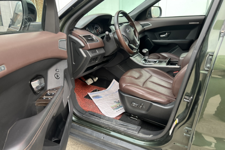 陆风X7 2015款 2.0T 全景尊贵版中控内饰7003